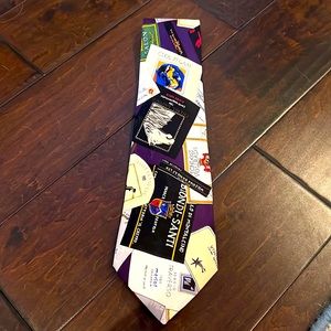Wine-theme silk tie